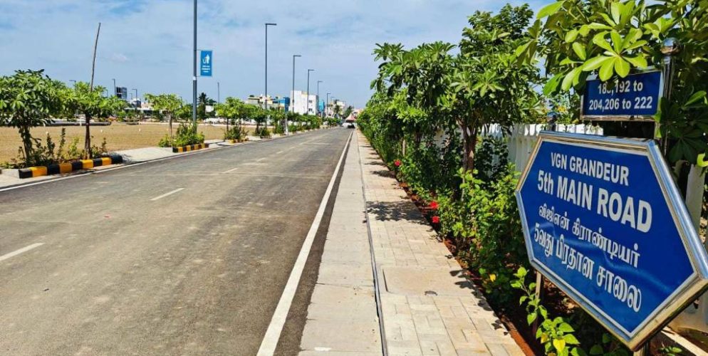 grandeur internal roads footpaths