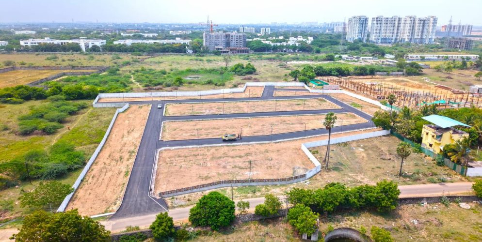 royal-c-plot-178910970